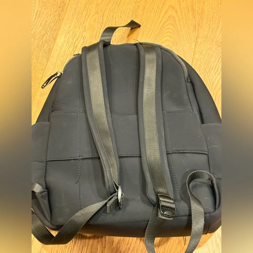 Bluzen Neoprene Backpack Black